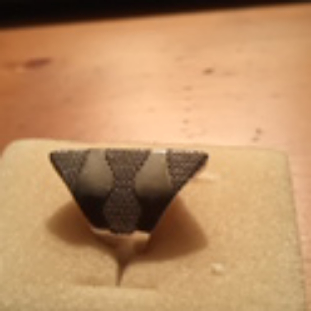 Gold geometric pattern - Picture 2 of 4